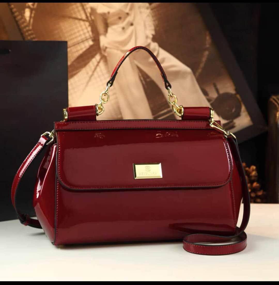 D&G
with box
110 dhs🇦🇪🇦🇪

Zain306
♥️♥️♥️