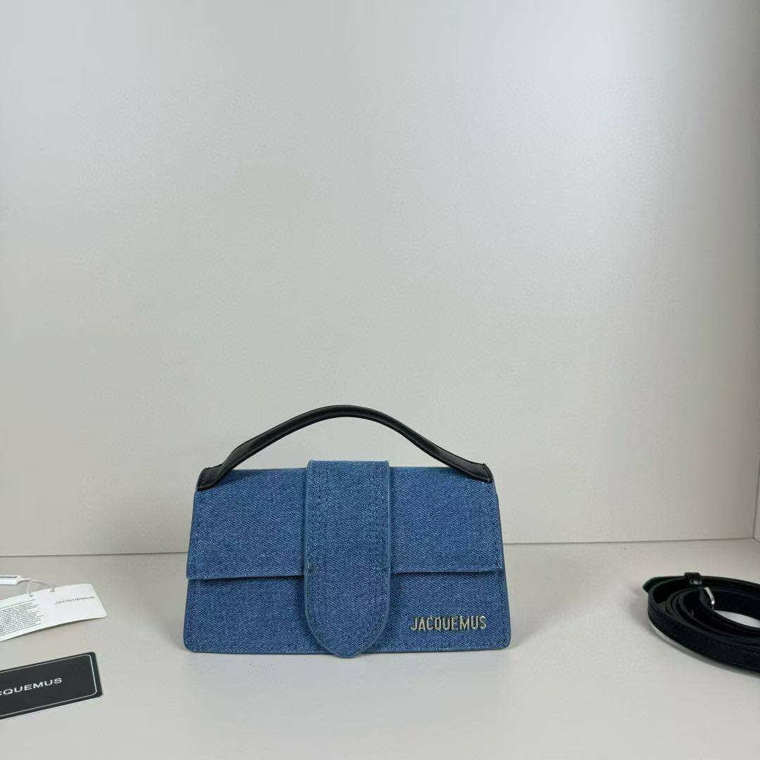 Jacquemus
Best quality
With box’s
🎁🎁🎁

110 dhs💓
size 24cm
⛔️

Zain158
♥️♥️♥️