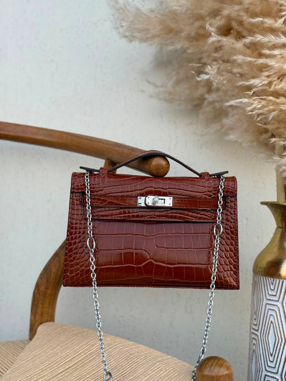 HERMES
22cm
360 dhs🇦🇪🇦🇪
Top quality 
With box🎁

Zain167
♥️♥️♥️
