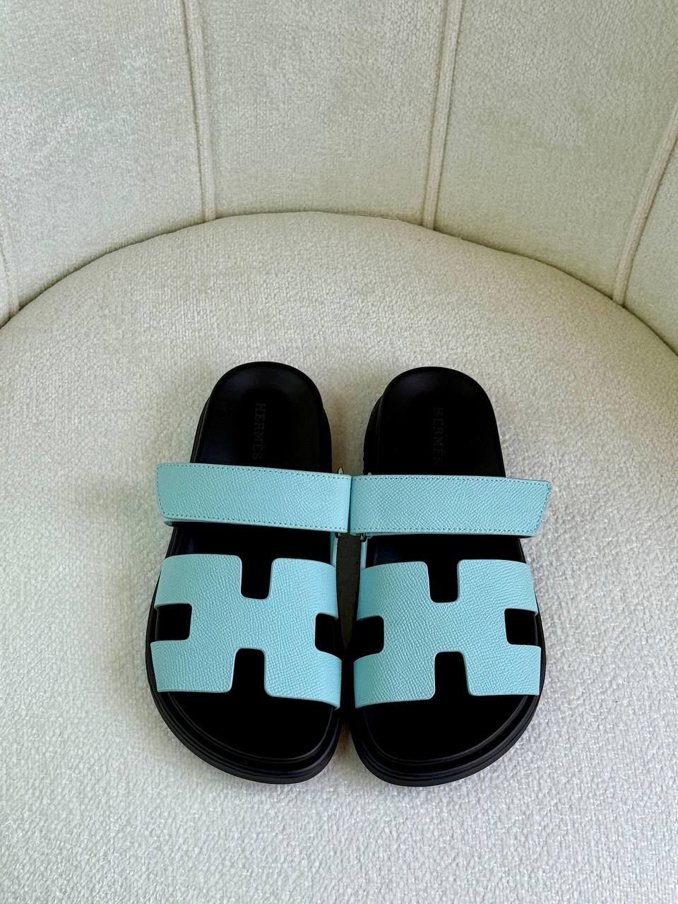 Hermes
Super *AAA* *+* Quality 💯 
With original packing🎁🎁
SIZE:36and42
Available now
450 dhs💓

Zain309
♥️♥️♥️