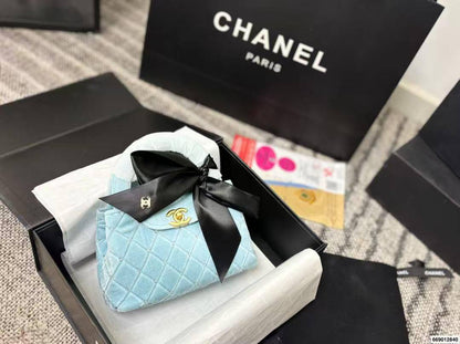 Chanel 
Master
270 dhs🪙🌨️

#20cm
#with box❤️🙋‍♂️
🎁🎁🎁

Zain228
♥️♥️♥️