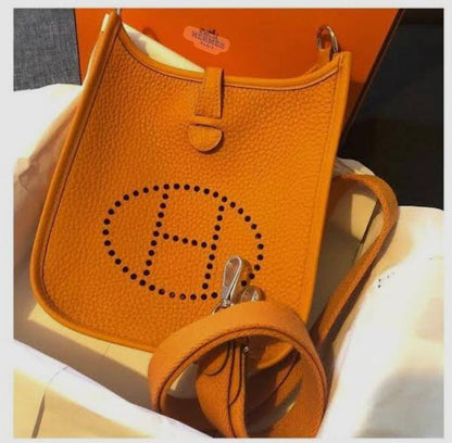 Hermes 
90 dhs🇦🇪🇦🇪 
with box

Zain235
♥️♥️♥️