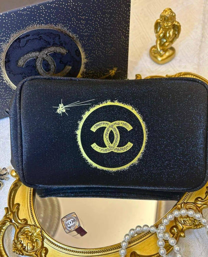 Chanel
90 dhs✅
SIZE：22cm

Zain07
♥️♥️♥️