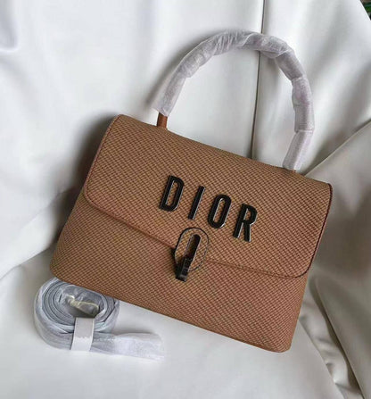 Dior
95 dhs✅

Zain143
♥️♥️♥️