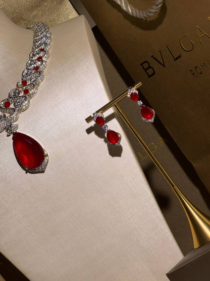BVlGARI
 Collection 😍

Quality: Super Master 
Non -Tarnish color

* ⁠Necklace 
* ⁠Earring
For Price 👇 WTSP Text Zain 0568585901

Zain268
♥️♥️♥️
