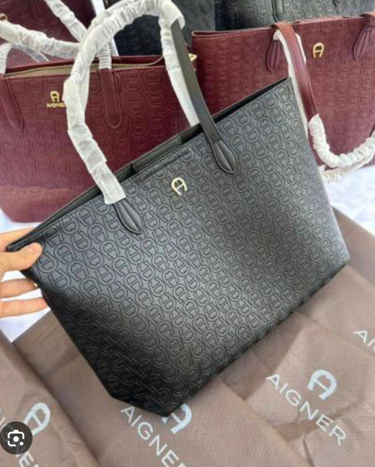 Aigner 
95 dhs🇦🇪🇦🇪

2 designs

Zain35
♥️♥️♥️