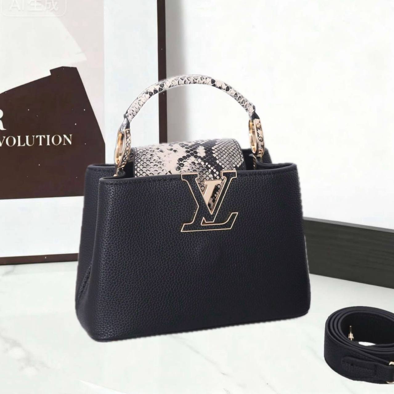 LV
 HIGH QUALITY 
WITH BOX 🎁
140 dhs✅

Zain295
♥️♥️♥️