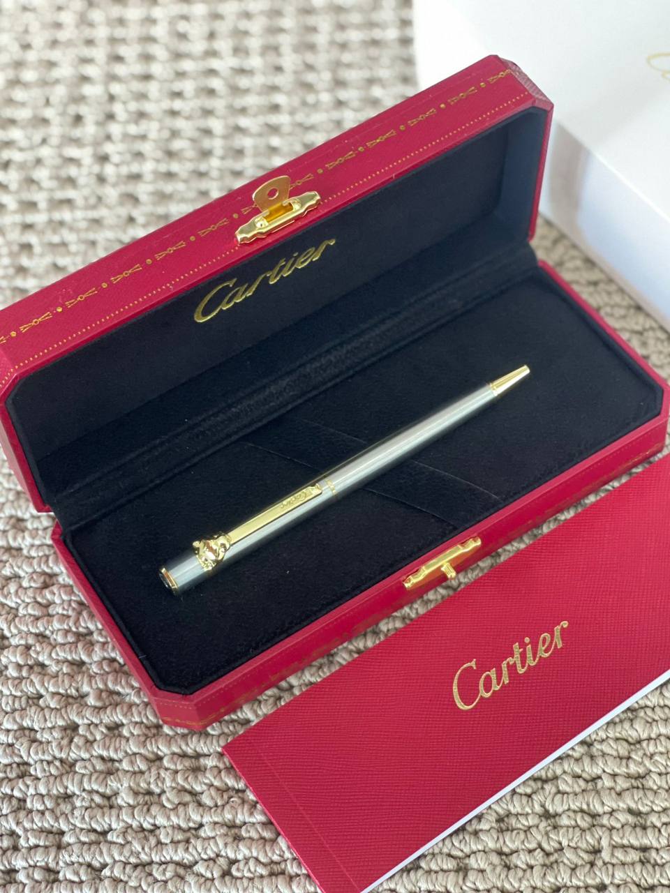 CARTIER
Pen ✍️*
*New Collection*
*Master Quality*
190 dhs✅

Zain179
♥️♥️♥️