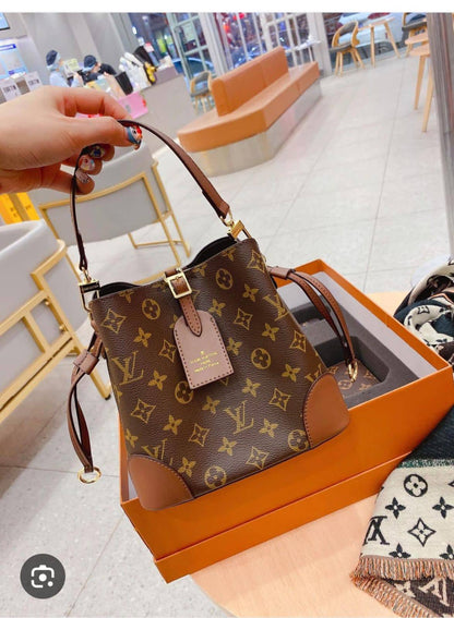 Bags
good quality
120 dhs🌺
SIZE 23 cm

Zain200
♥️♥️♥️