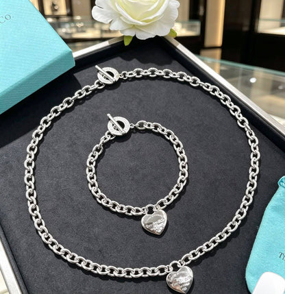 Tiffany 
Necklace 🐦‍🔥
Bracelet 🦋
Master quality 💯
With normal boxes 🗃️ 
105 dhs🇦🇪🇦🇪

With master box 📦 
120 dhs🇦🇪🇦🇪

Zain216
♥️♥️♥️