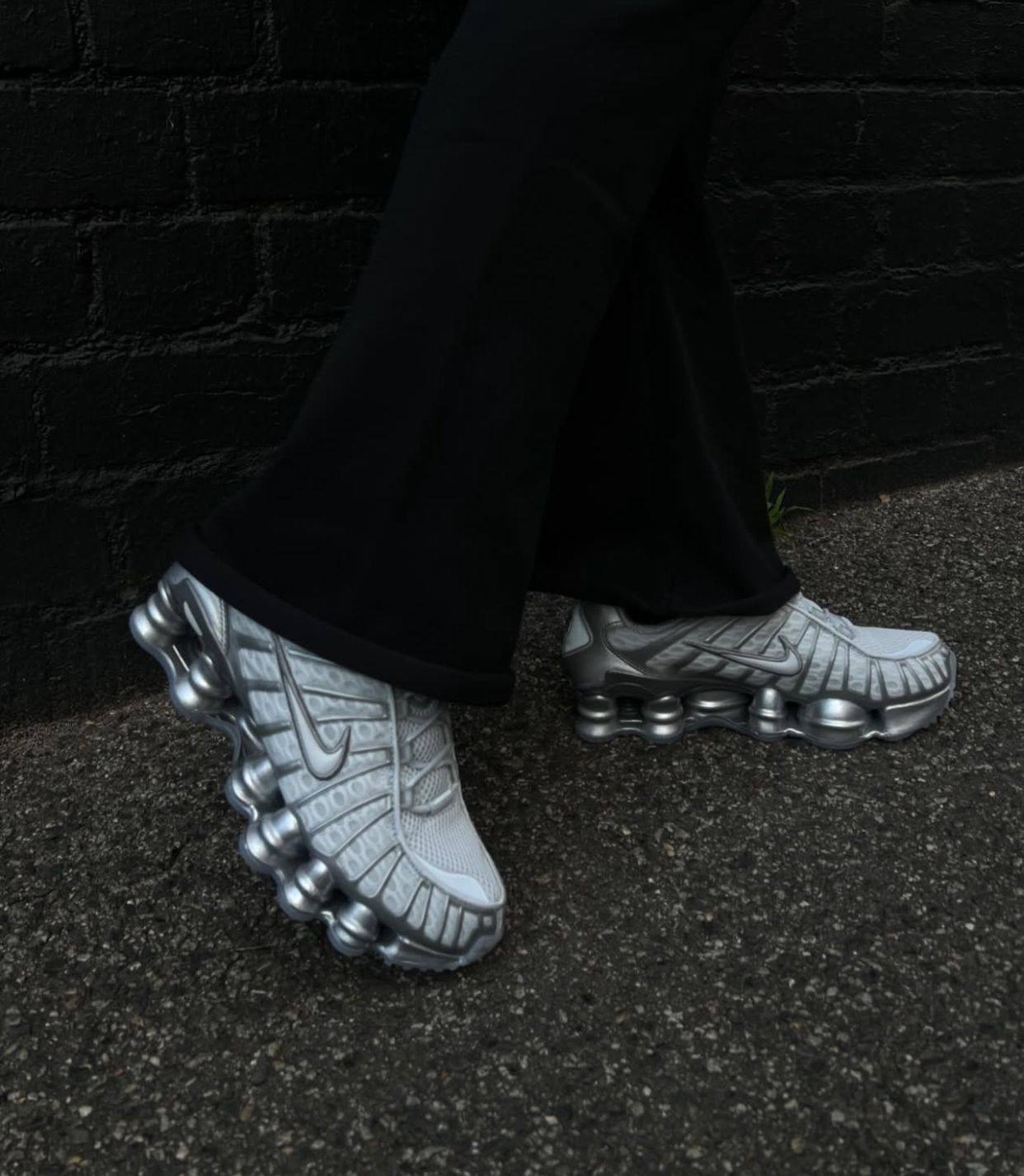 NIKE SHOX TL ‘Silver’💨🩶
40-45 AVAILABLE 🤩
220 dhs💚

Zain242
♥️♥️♥️