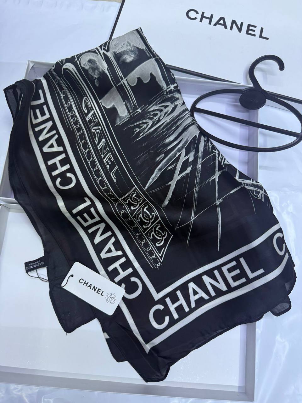 Silk scarf 🧣 
40 dhs✅

With box🎁
55 dhs✅

Zain93
♥️♥️♥️