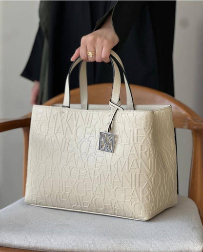 A | X
Armani Exchange
115 dhs🪙🖤
high quality 32Cm  
New come

Zain26
♥️♥️♥️