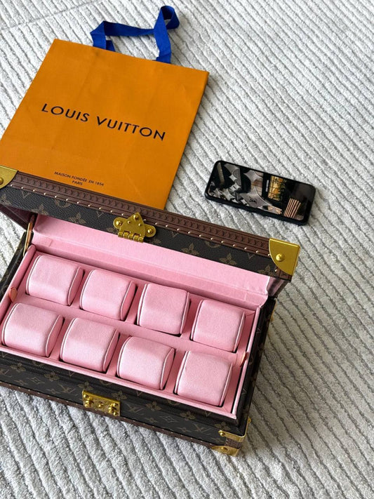 *BRAND- LOUIS VUITTON ❗*
*SUPER MASTER QUALITY ❗*WATCH BOX 
*WITH BOX & PAPERBAG❗*
For Price 👇 WTSP Text Zain 0568585901

Zain267
♥️♥️♥️