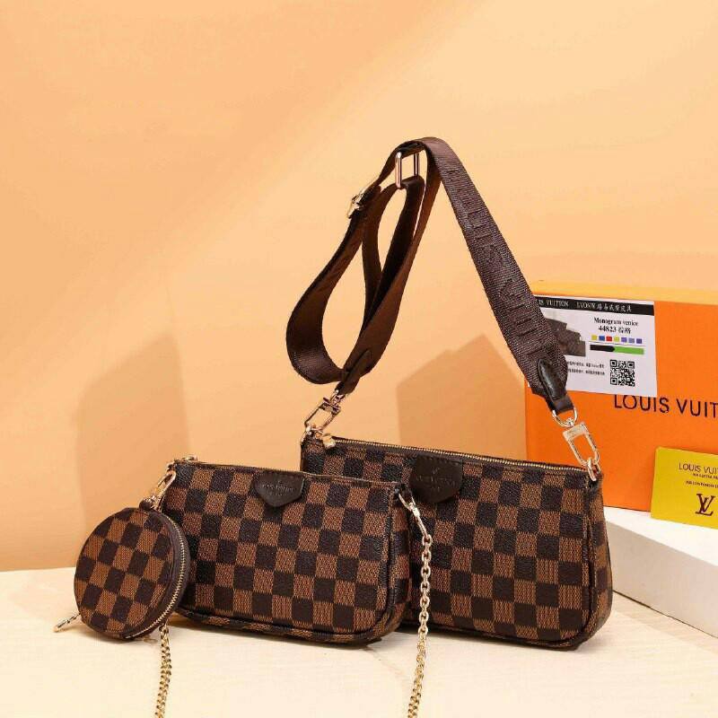LV

Best quality 
with box
105 dhs🇦🇪🇦🇪


size 24CM


Zain290
♥️♥️♥️