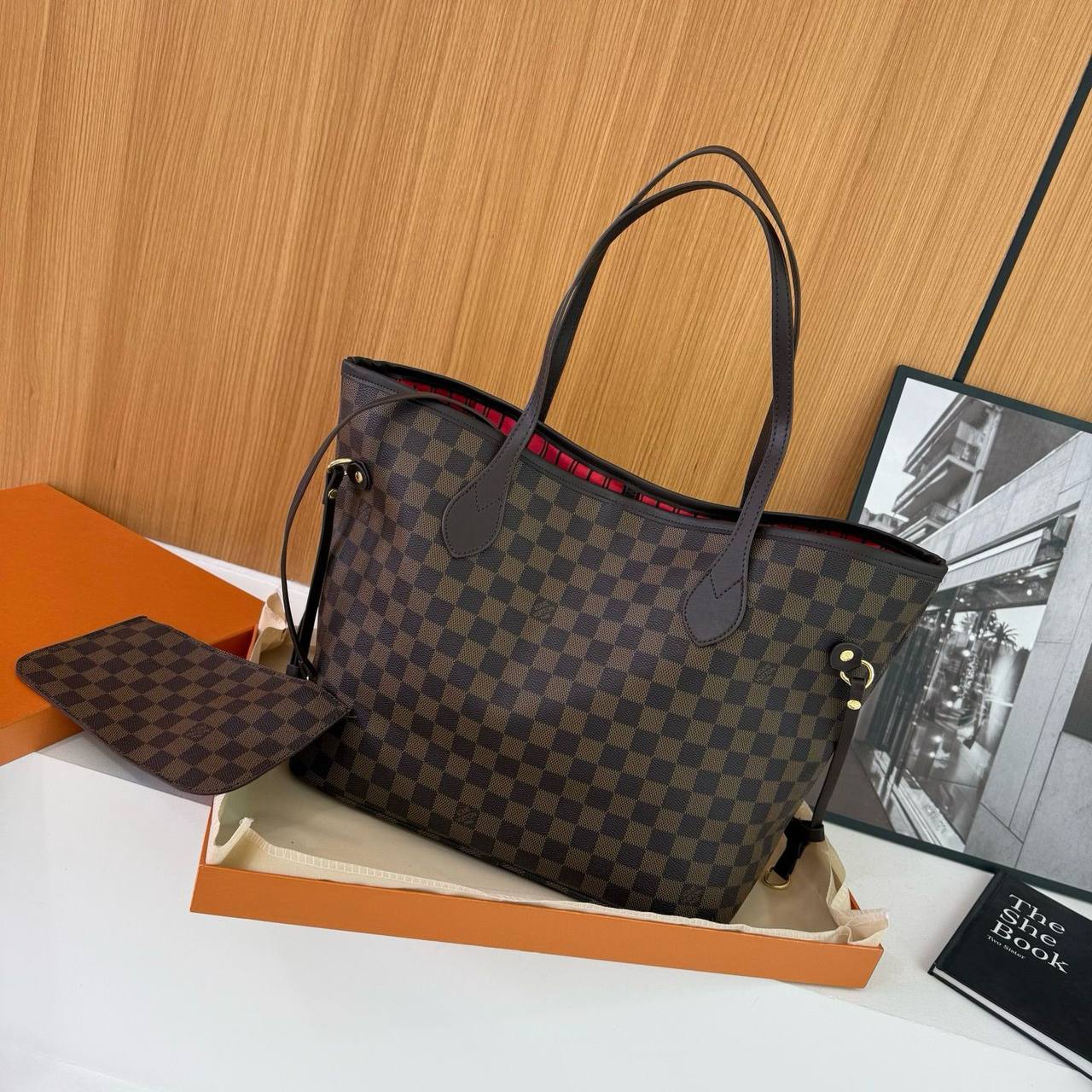 LV

90 dhs💓

43*33*29

with  box
🎁🎁🎁

Zain07
♥️♥️♥️