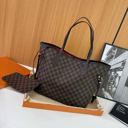 LV

90 dhs💓

43*33*29

with  box
🎁🎁🎁

Zain07
♥️♥️♥️