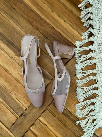 Chanel 
Size 36-41
_Super master high quality_🪡
450 dhs🇦🇪🇦🇪

Zain176
♥️♥️♥️