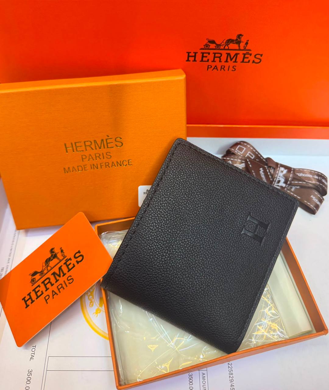 Wallets
With box 
35 dhs🇦🇪🇦🇪

Zain93
♥️♥️♥️