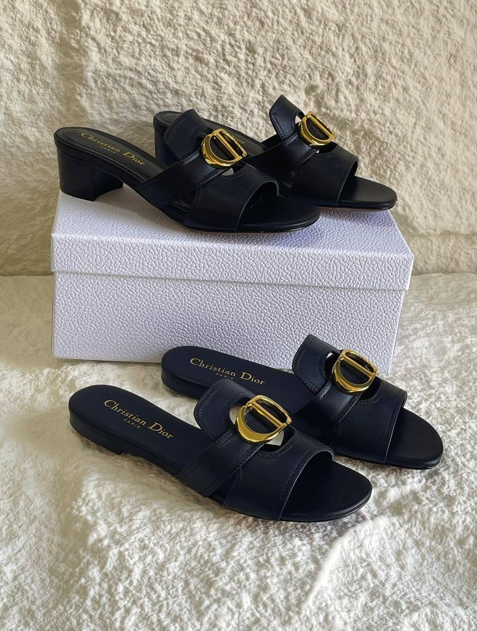 DIOR 
SuperMaster Quality 💯
450 dhs💓
Size: 36-41💥

Zain171
♥️♥️♥️
