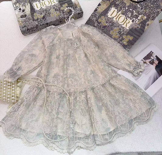 Dior
1-5y 140 dhs❣️
6-12y 150 dhs❣️

Zain151
♥️♥️♥️