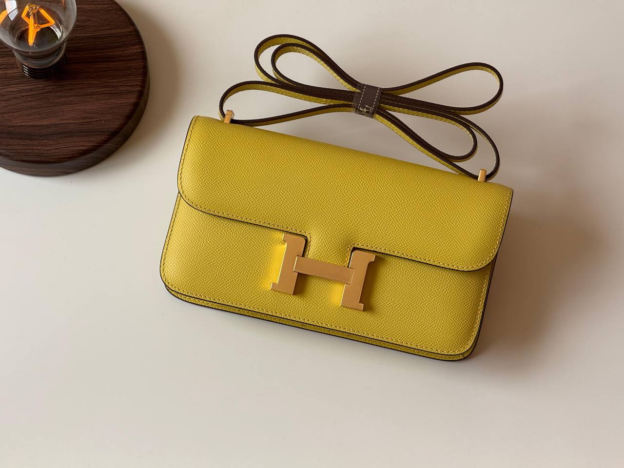 Hermes
 constance 23cm Master quality ✅with box📦
360 dhs✅

Zain52
♥️♥️♥️