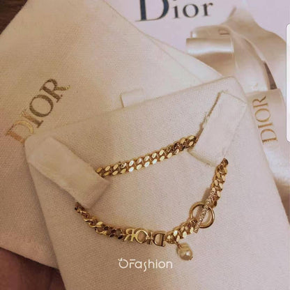 Dior 🦋*
Breslat ❤️‍🔥
Master quality 💯
With normal boxes 📦 
50 dhs🪙💕
With master box 🗃️ 
60 dhs🪙💕

Zain216
♥️♥️♥️