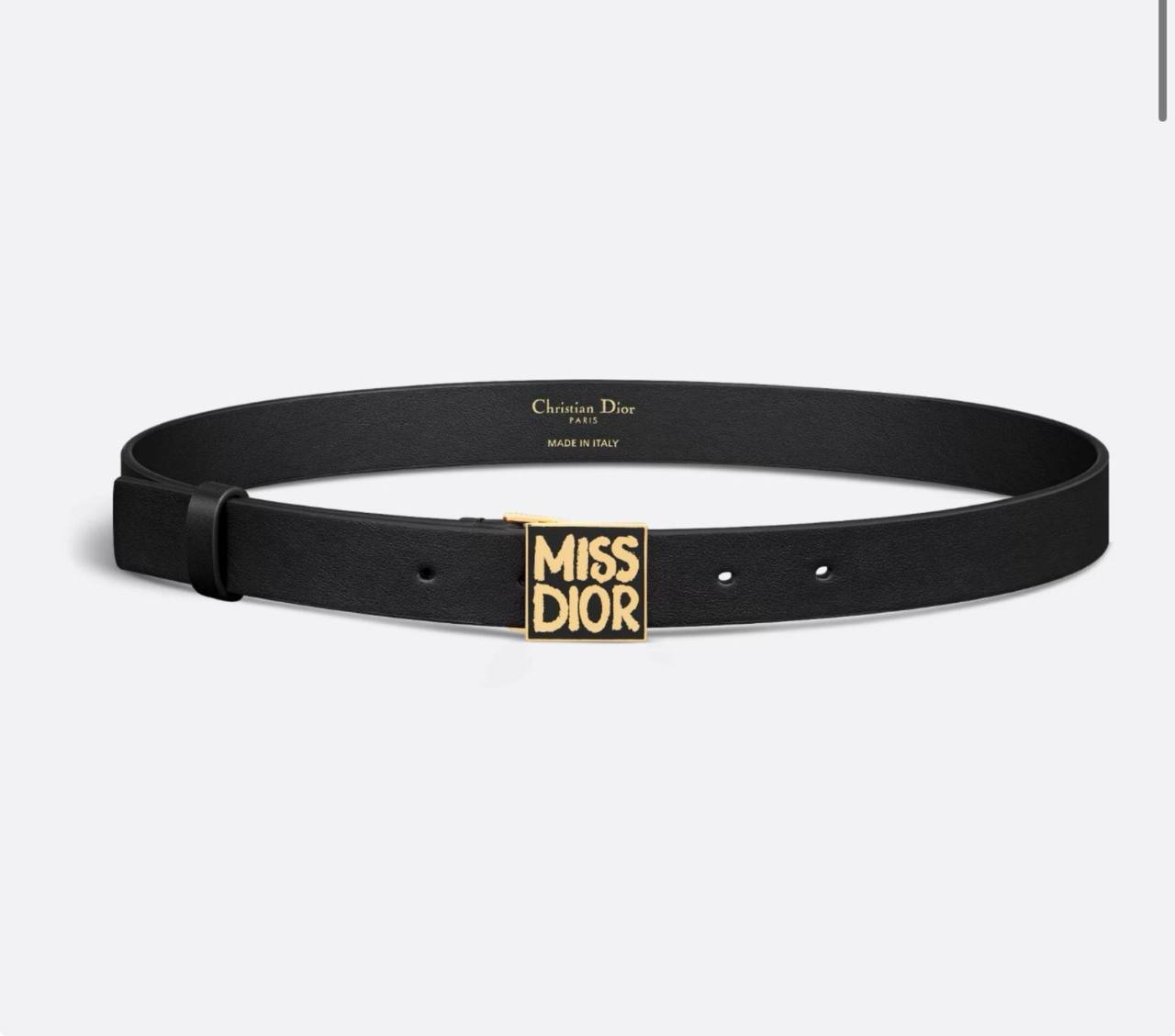 *💜 miss dior 💜
💜*Master quality*💜
280 dhs✅

Zain160
♥️♥️♥️