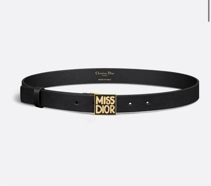 *💜 miss dior 💜
💜*Master quality*💜
280 dhs✅

Zain160
♥️♥️♥️