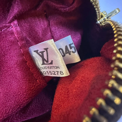 LOUIS VUITTON 

SPEEDY
 NEW CAME 
GOOD QUALITY 
WITH BOX

100 dhs🇦🇪

Size:20cm

Zain295
♥️♥️♥️