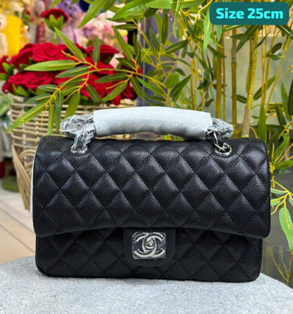 Chanel
Good quality 
with box 
105 dhs💛

Zain186
♥️♥️♥️
