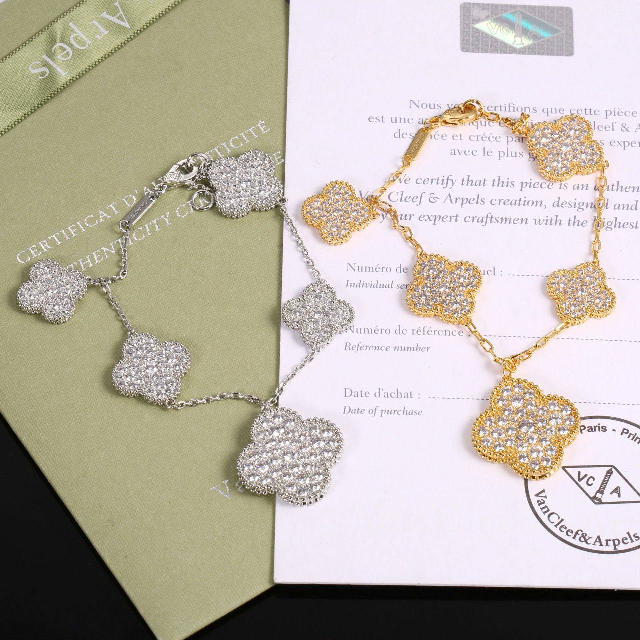 VCA SET❤️‍🔥*
Necklace 💥
Earring 🍁
Bracelet ✨
Ring 💍 free size 
Super master quality 💯
With normal boxes 🗃️ 
270 dhs✅
With master box 📦 
345 dhs✅

Zain216
♥️♥️♥️