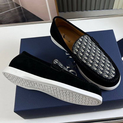 Dior
Size:40 to 45.
150 dhs❤️

Zain241
♥️♥️♥️