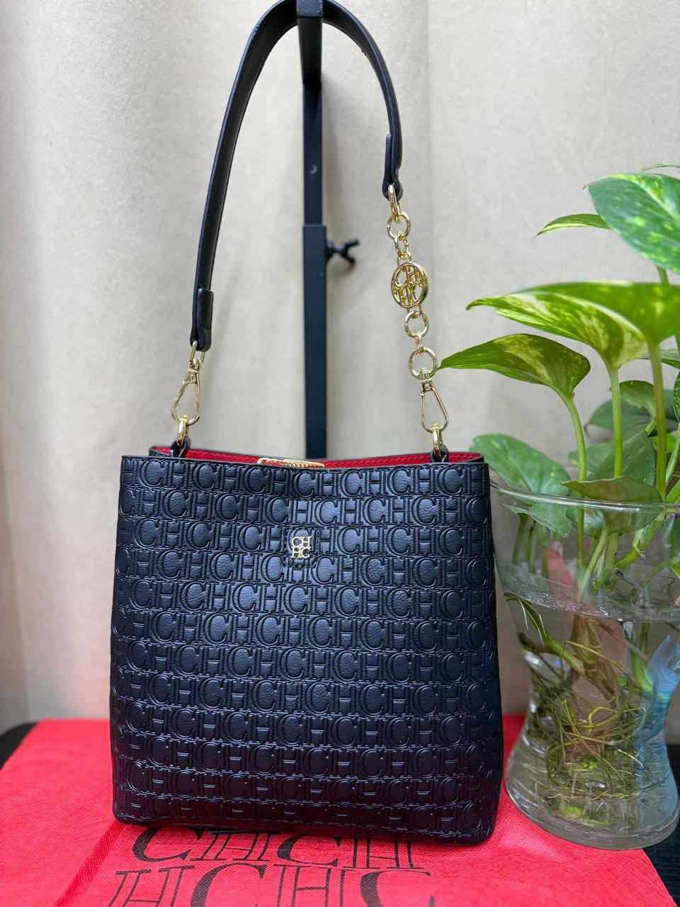 CH
High quality 
Size :20cm
110 dhs🇦🇪🇦🇪

Zain70
♥️♥️♥️