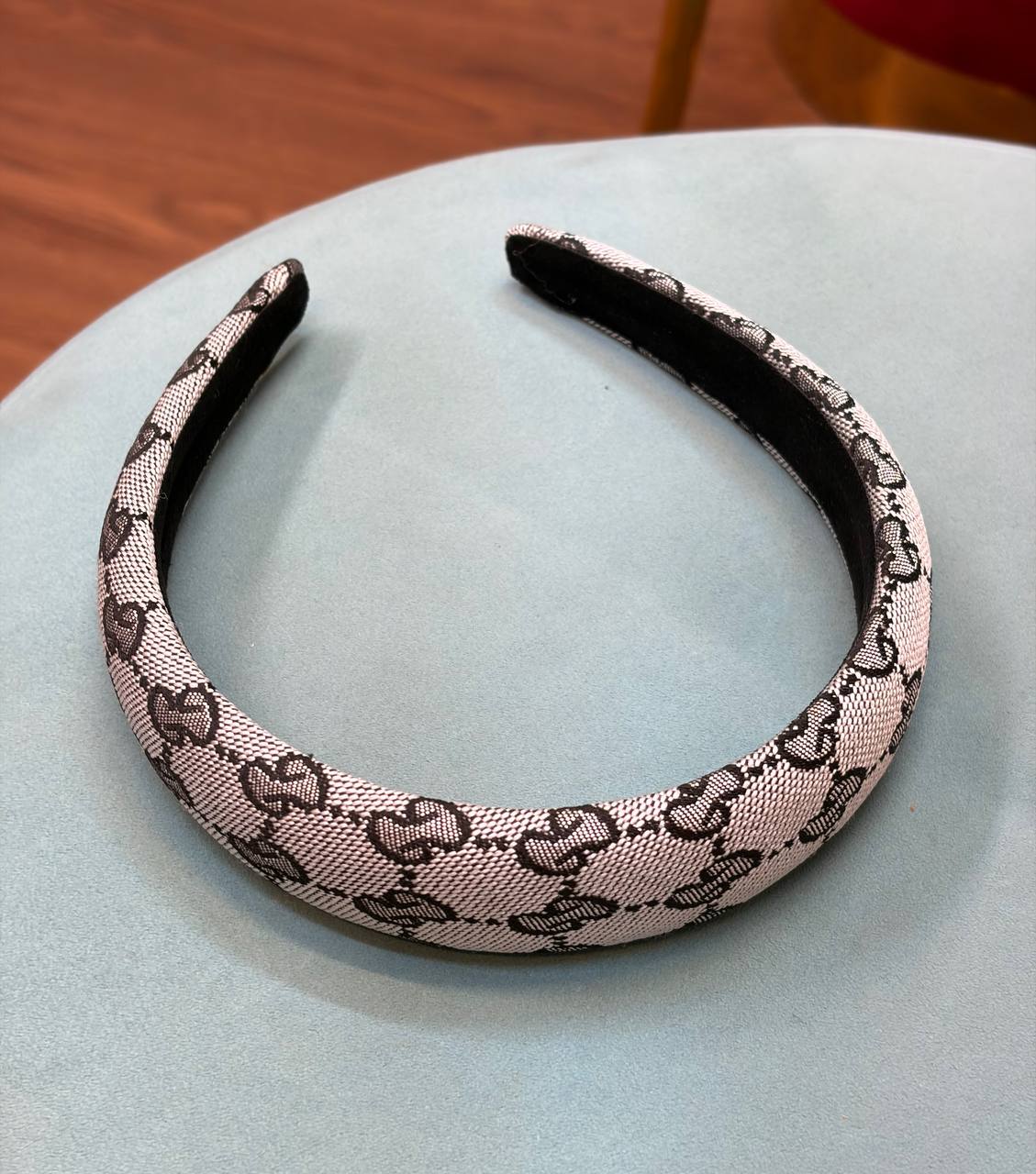 HAIRBANDS   
210 dhs🇦🇪🇦🇪
Gucci
prada

Zain328
♥️♥️♥️
