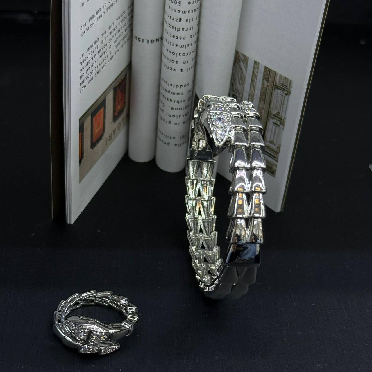 Bvlgari Set💕
Bangle 
Ring 💍 


55 AED normal box 🗃️

Zain48
♥️♥️♥️