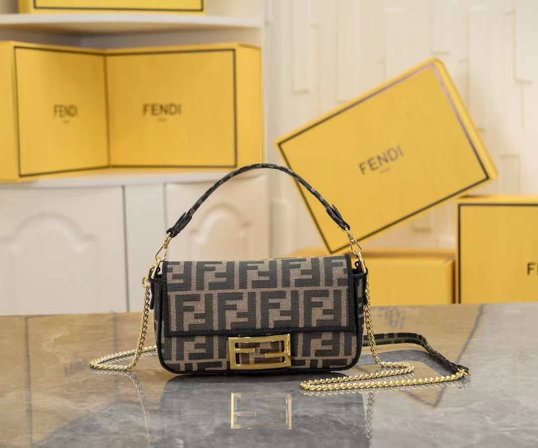 Fendi
Master 
For Price 👇 WTSP Text Zain 0568585901

Zain142
♥️♥️♥️
