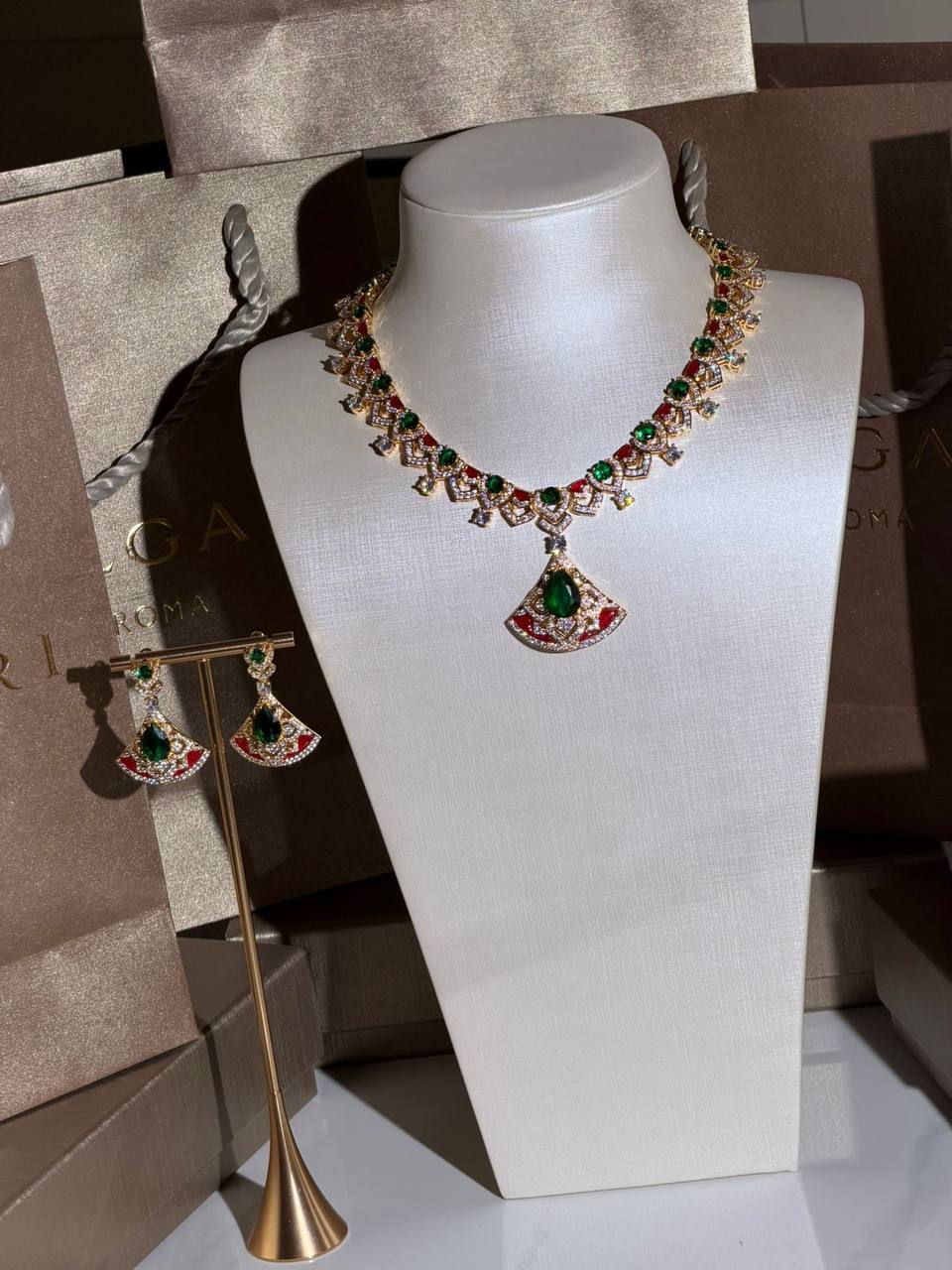 *BVlGARI*
New Collection 😍

Quality: Super Master 
Non -Tarnish color
* Necklace 
* ⁠Earrings
* ⁠For Price 👇 WTSP Text Zain 0568585901
* ⁠
* ⁠Zain268
♥️♥️♥️