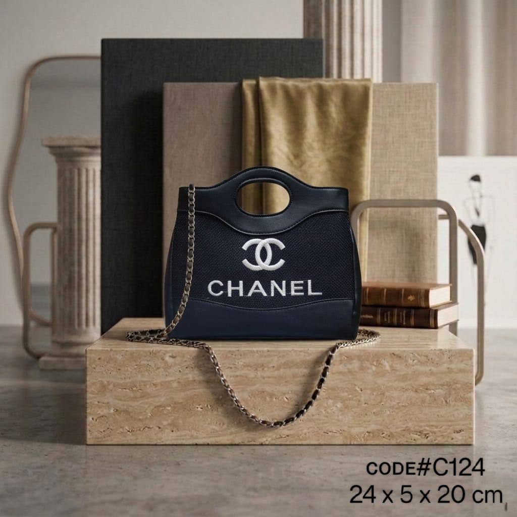 CHANEL ᴛᴡᴇᴇᴅ ʜᴀɴᴅ ʙᴀɢ
ғᴇᴀᴛᴜʀɪɴɢ ᴄᴜᴛ - ᴏᴜᴛ ᴛᴏᴘ ʜᴀɴᴅʟᴇ
ᴡɪᴛʜ ʟᴏɴɢ ᴄʜᴀɪɴ ʙᴇʟᴛ sᴛʀᴀᴘ
sɪᴢᴇ : 24 cm

65 dhs✅

Zain31
♥️♥️♥️