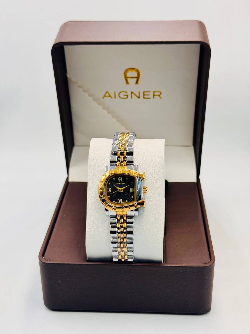 Aigner ladies
*New Arrival*🔥
55 dhs👑

Zain08
♥️♥️♥️