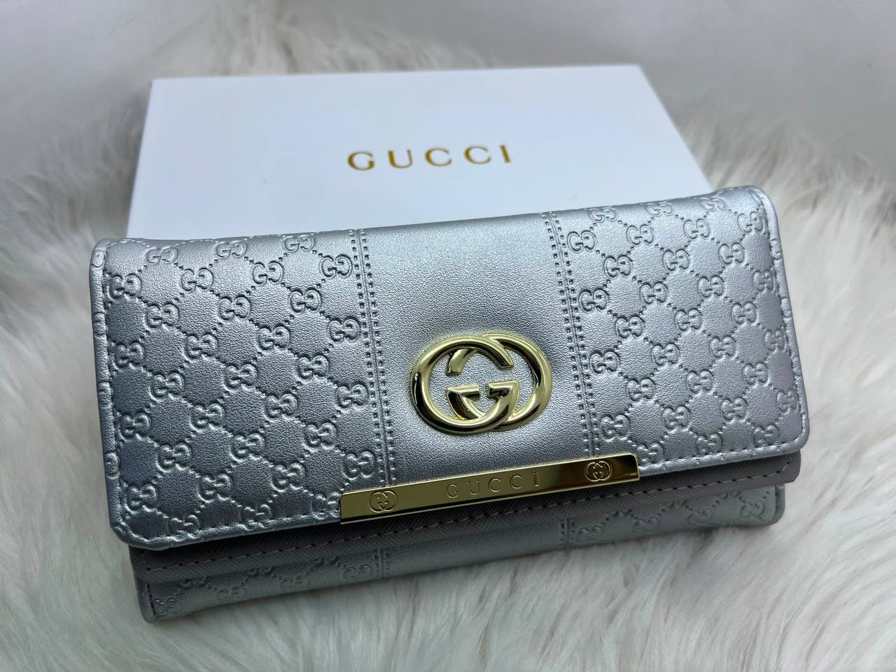 Wallets
45 dhs🇦🇪🇦🇪

Zain182
♥️♥️♥️