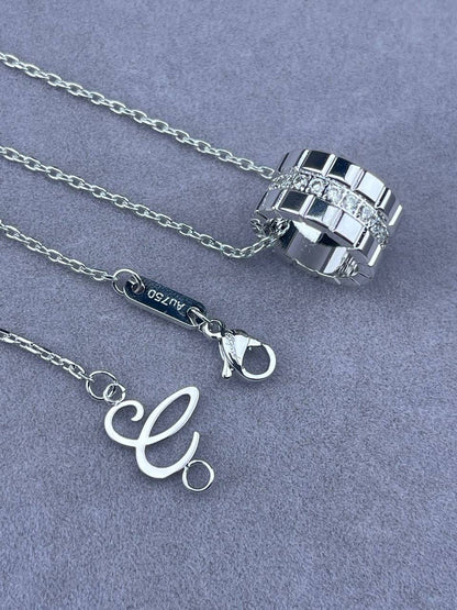 CHOPARD ❤️‍🔥*
Necklace 
Master quality 💯
With normal boxes 🗃️ 
50 dhs✅
With master box 📦 
120 dhs✅

Zain216
♥️♥️♥️