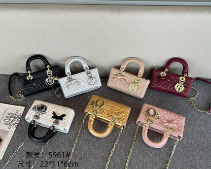 DIOR
best quality 
with box

 125 dhs🇦🇪🇦🇪  

size22CM

Zain290
♥️♥️♥️