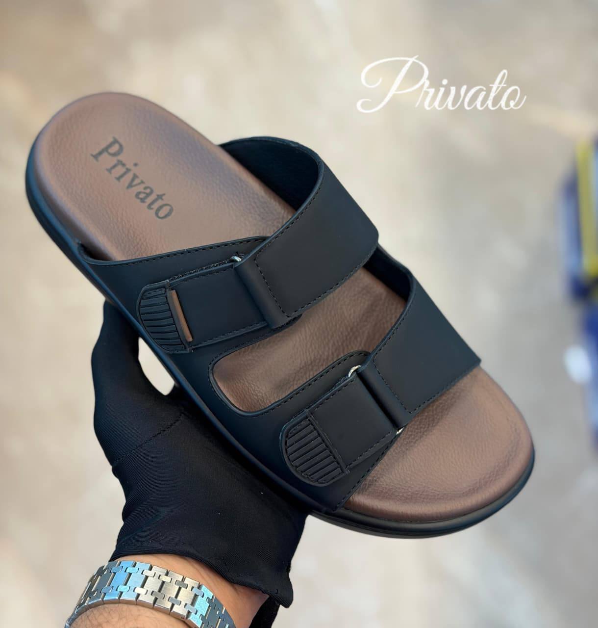 Privato slippers for men soft quality  with box and paper bag size available (40to46) 6to12) 
170 dhs🗽

Zain59
♥️♥️♥️