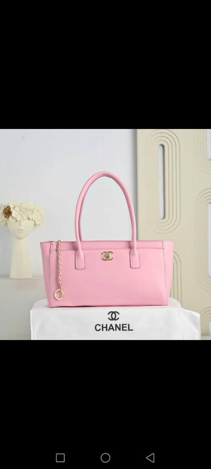 Chanel

130 dhs🇦🇪🇦🇪

Zain143
♥️♥️♥️