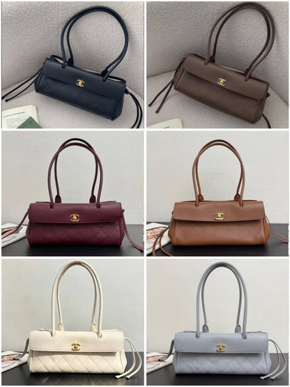 Chanel 
130 dhs🇦🇪🇦🇪
Size 33×12×15cm

Zain42
♥️♥️♥️
