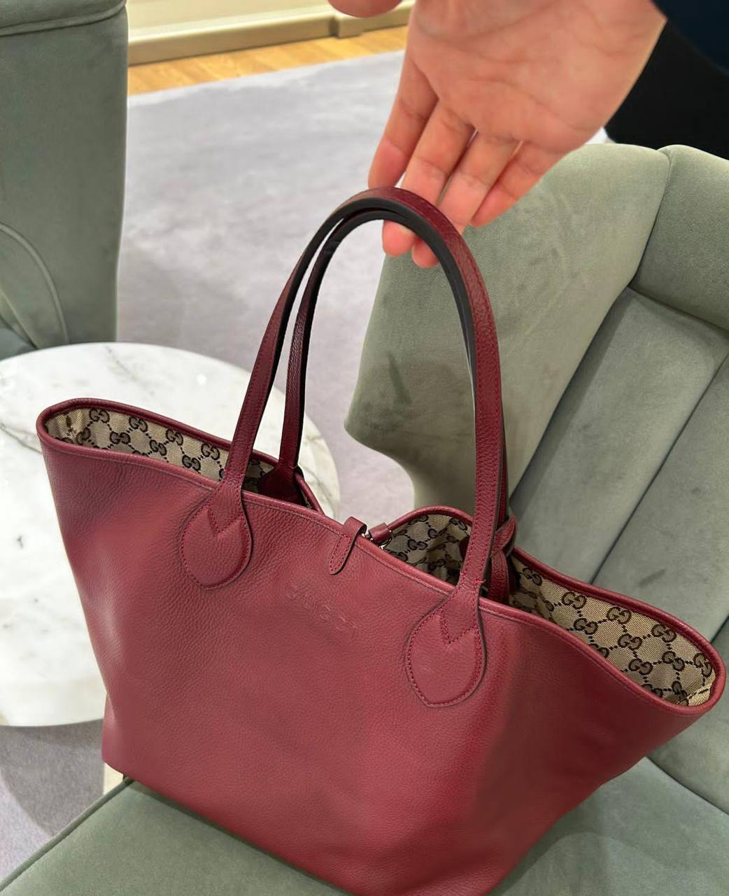 Gucci

120 dhs✅
2in1

Zain07
♥️♥️♥️