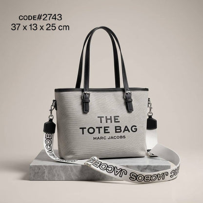 Marc Jacobs
ᴛʜᴇ ᴛᴏᴛᴇʙᴀɢ ᴢɪᴘ
ᴄᴀɴᴠᴀss ᴍᴀᴛᴇʀɪᴀʟ
ɪᴛ ʜᴀs ʟᴏɴɢ sᴛʀᴀᴘ
sɪᴢᴇ : 37 cm

70 dhs✅

Zain31
♥️♥️♥️
