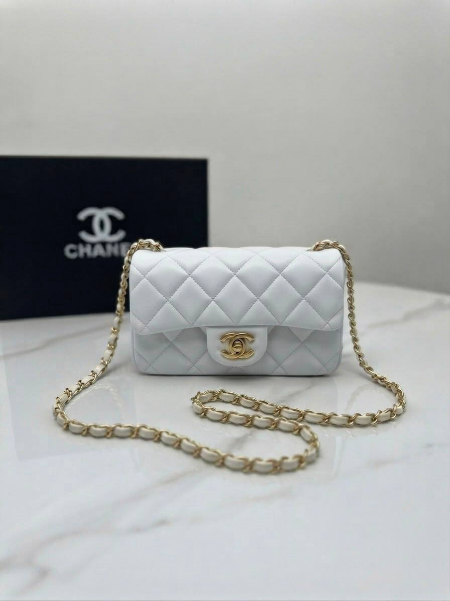 Chanel ғʟᴀᴘ 
ᴄʀᴏssʙᴏᴅʏ ɢᴏʟᴅʜᴀʀᴅᴡᴀʀᴇ
ᴡɪᴛʜʙᴏx
ʟᴀᴍʙsᴋɪɴ
sɪᴢᴇ:20ᴄᴍ
95 dhs🇦🇪🇦🇪

Zain56
♥️♥️♥️