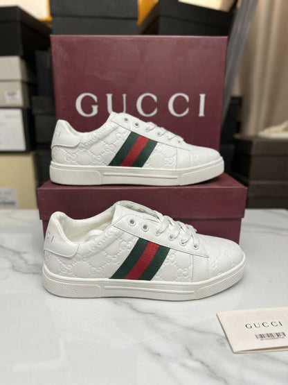 Gucci

 Lady shoes 

Withbox & paper bag 

120 dhs🇦🇪🇦🇪

Zain40
♥️♥️♥️